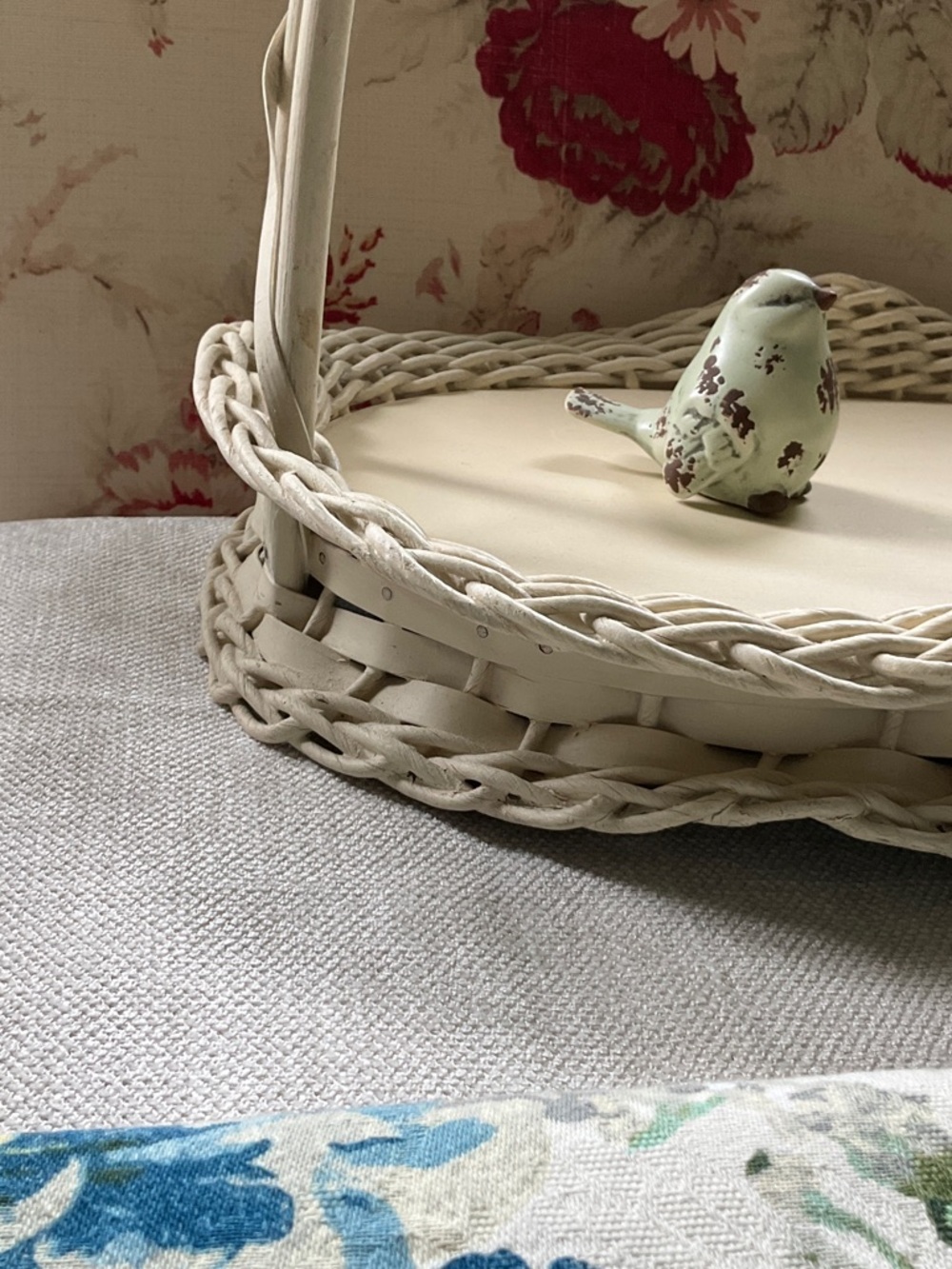 Vintage Gift Basket - Picture 5 of 10